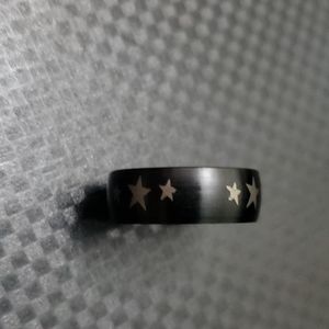 NWT 7mm wide thick Black silver stars ring